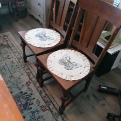 6 Antique Oak Chairs