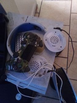 Playstation 4 1 tb with remote control