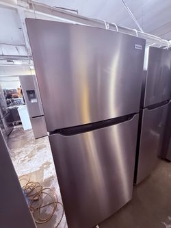 Frigidaire Stainless Steel Top-Freezer Refrigerator