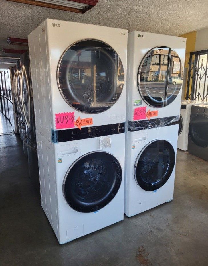LG ThinQ WashTower Single Unit Front Load Washer 4.5 Cubic Feet Dryer 7