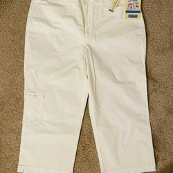 White Capri Pants