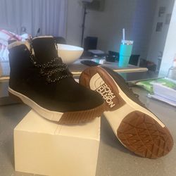 North Face Rain, Boots Women’s Size 7 1/2 Brand New In The Box