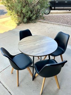 Dining table set