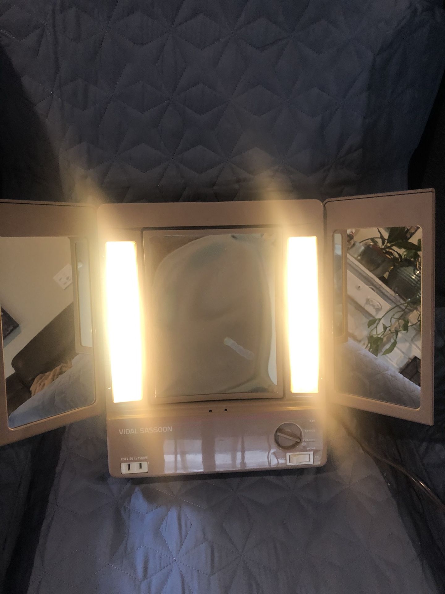 Vidal Sasoon Vintage Mirror With Lights