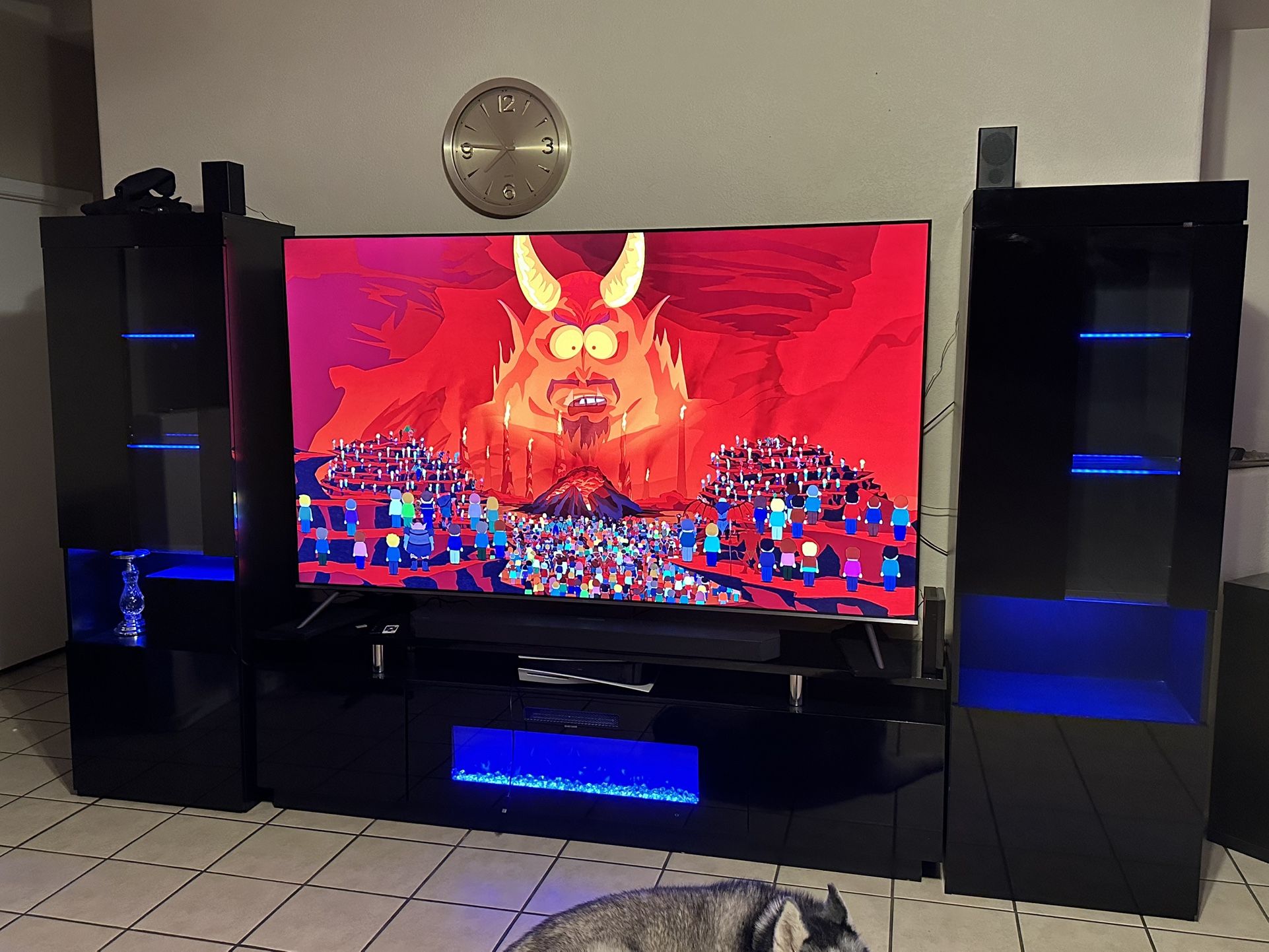 TCL 85’ Flatscreen Tv
