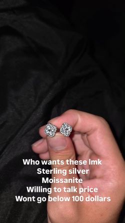 Moissanite earings