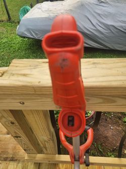 Electric Black N Decker Weeedeater