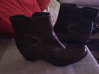 Clark’s half boots very confortable size 9