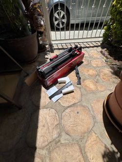 Husky 24 in professional tile cutter