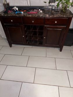 Tables/lamp and TV stand