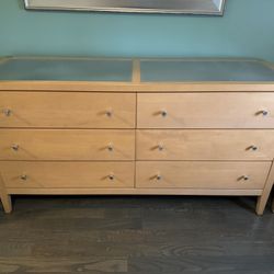Baronet Dresser