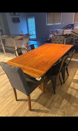 Dining room table and chairs $100