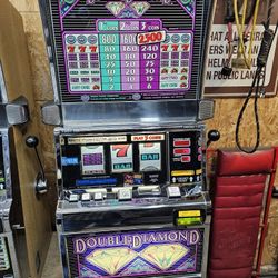 IGT SLOT MACHINE (DOUBLE DIAMOND)