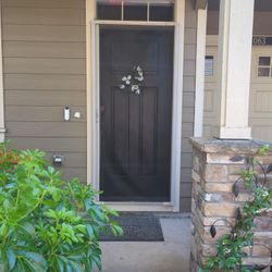 Retractable Screen Door - Slightly Scuffed