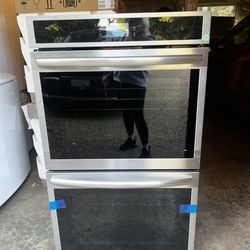 New double oven by FRIGIDAIRE