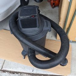 Dry/Wet Shop Vac With Brush Head