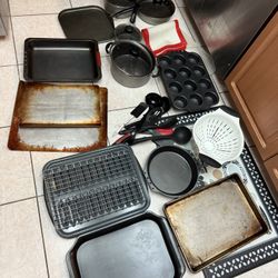 Misc Kitchen Pots and Pans $20fcfs
