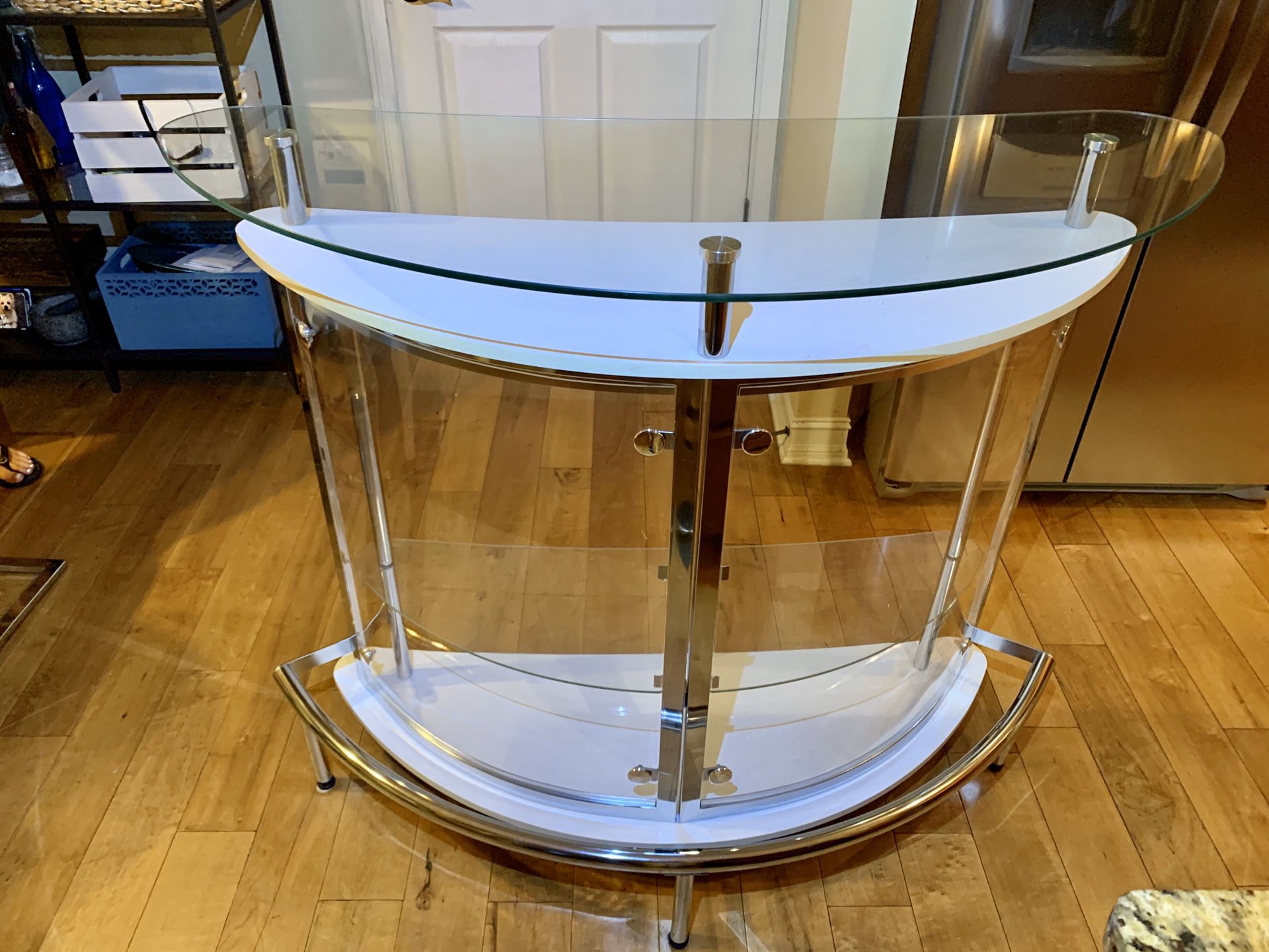 Modern white glass open storage bar unit (free bar stools)