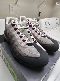Nike air max 95 pink foam (big bubble) size 12 men/13.5 women