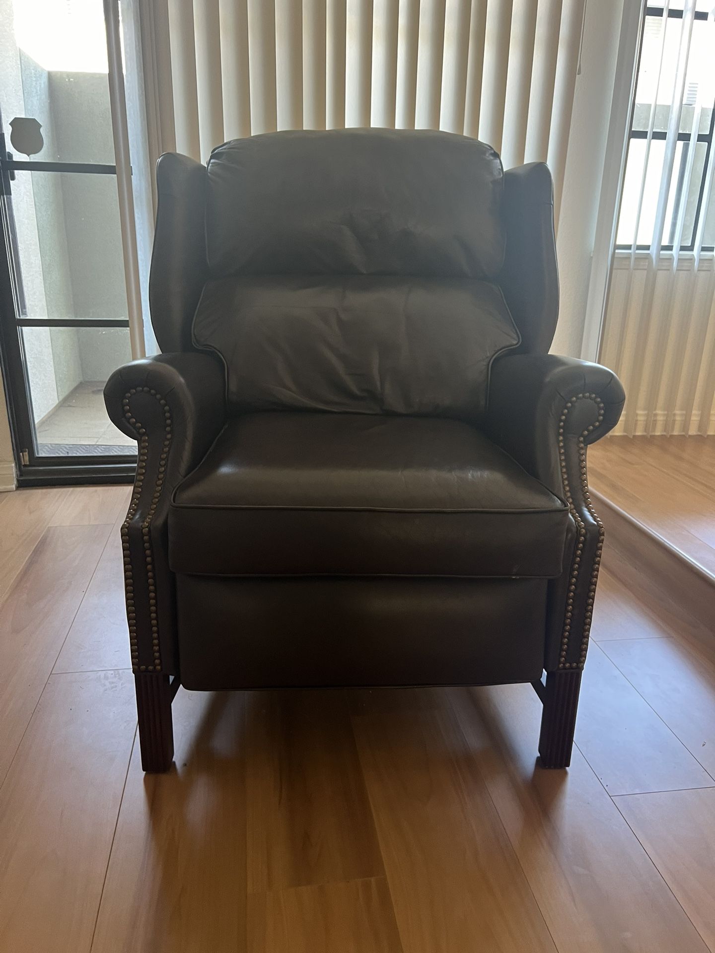 Thomasville Leather Upholstery Recliner