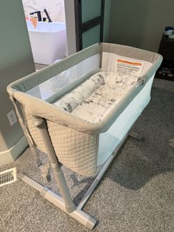 Baby bassinet/ bedside sleeper+baby Bed+ Covers