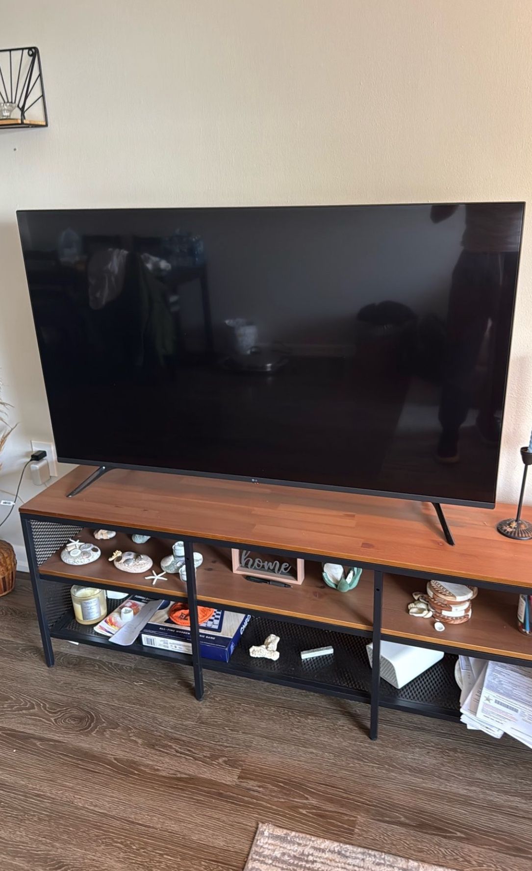 55 Inch LG Smart Tv