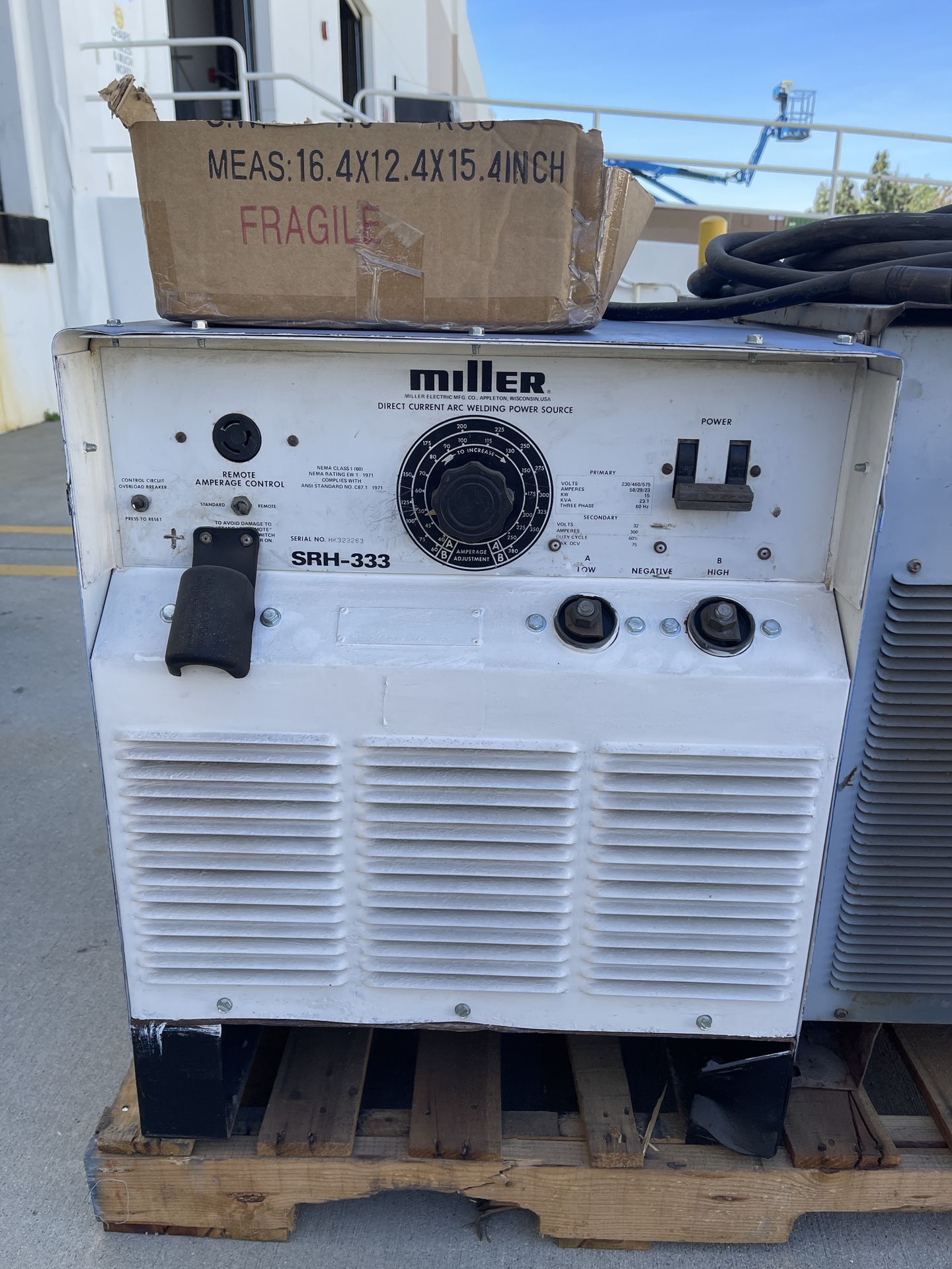 Miller SRH-333 DC Arc Welding Power Source – Heavy Duty Industrial Welder Description: For sale is a Miller SRH-333 direct current arc welding power