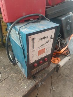 225 V MILLER THUNDER BOLT