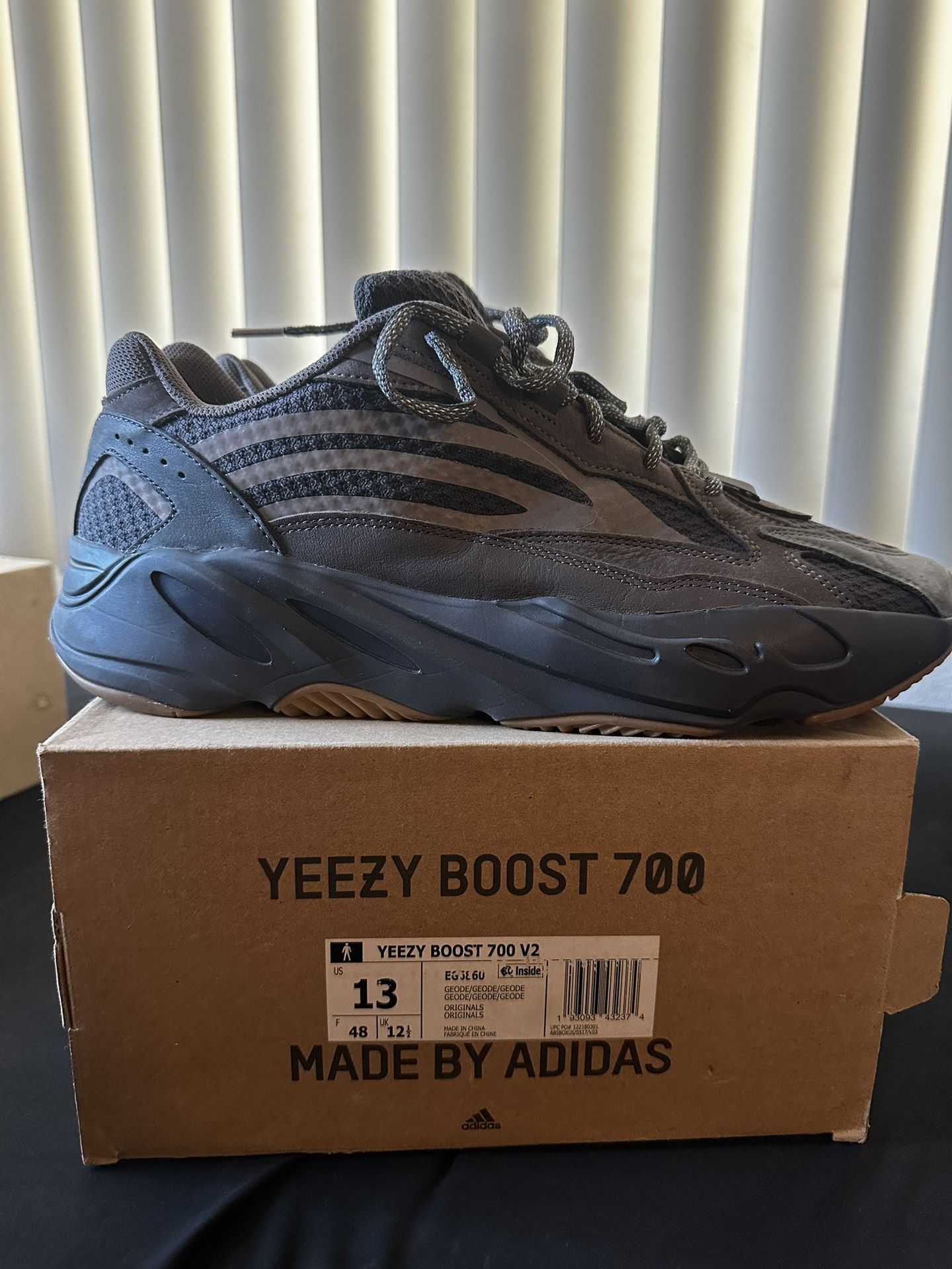 adidas Yeezy Boost 700 V2 Geode