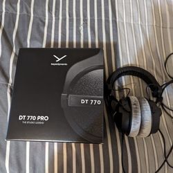 Beyerdynamic DT770 Pro 80 OHM Unboxing 