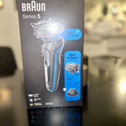 Braun Series 5 5018s Rechargeable Wet Dry Men's Electric Shaver with Charging Stand 