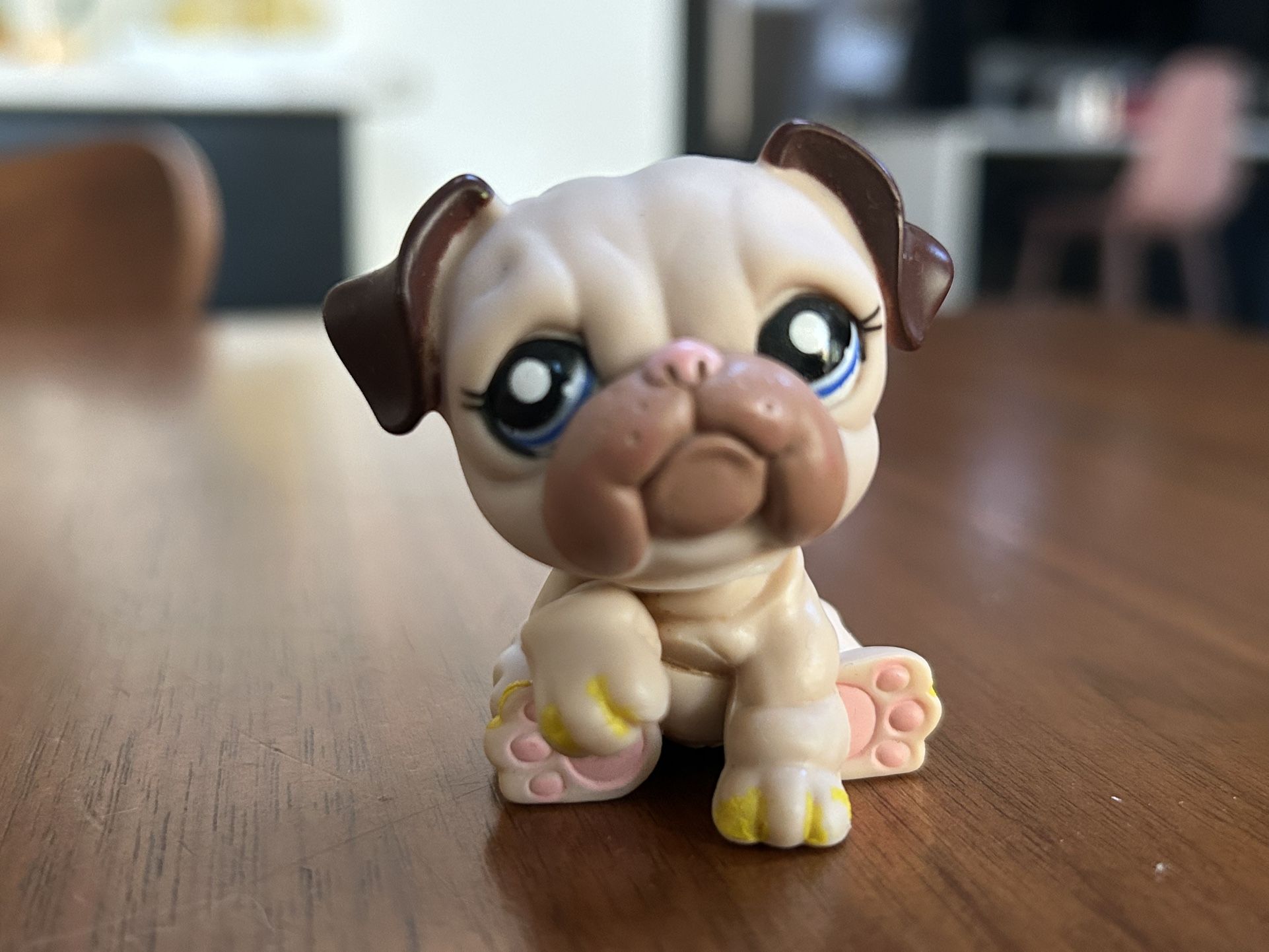 Littlest Pet Shop #1765 English Bulldog Puppy Dog Beige Brown Blue Eyes