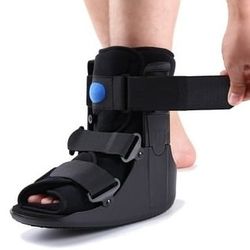 NEW FRACTURE WALKING BOOT