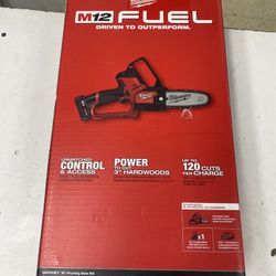 Milwaukee M12 6”  Pruning Saw Kit 