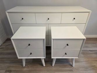 Modern Dresser & Matching Nightstands – Excellent Condition
