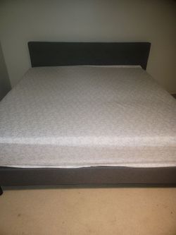 Casper king mattress and bed frame
