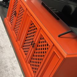 Buffet/ Dresser LAST DAY SUNDAY MOVING