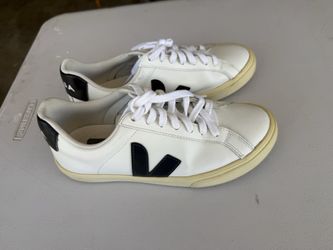 Veja (esplar) shoes (womens 6)