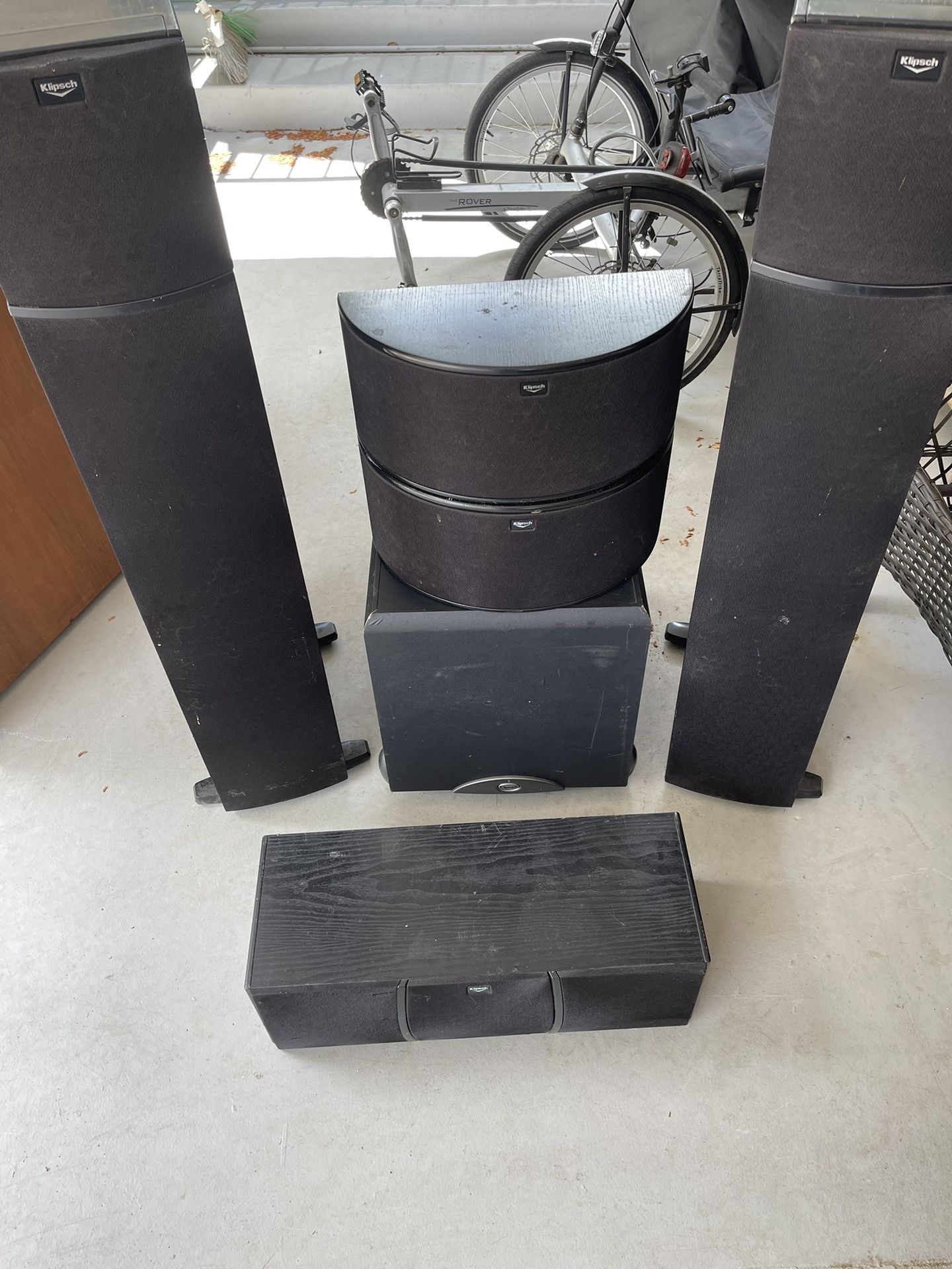 Klipsch  theatre surround system