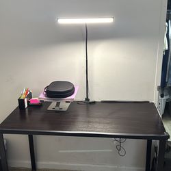 Desk/table