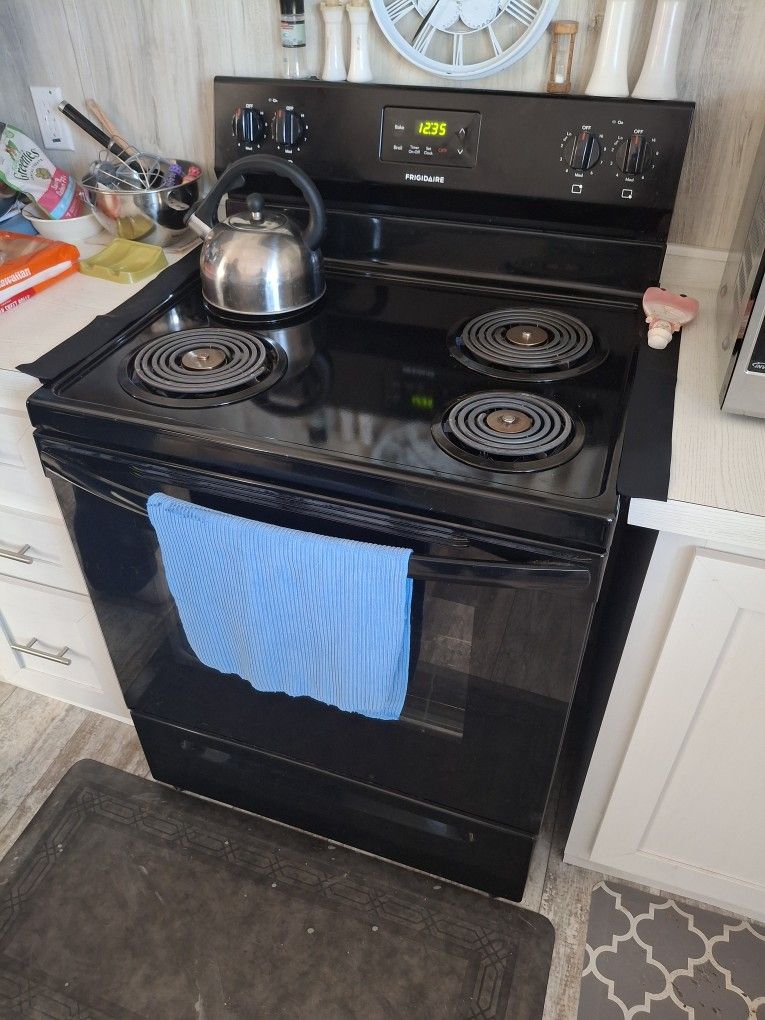 Frigidaire Oven With Coil Burners