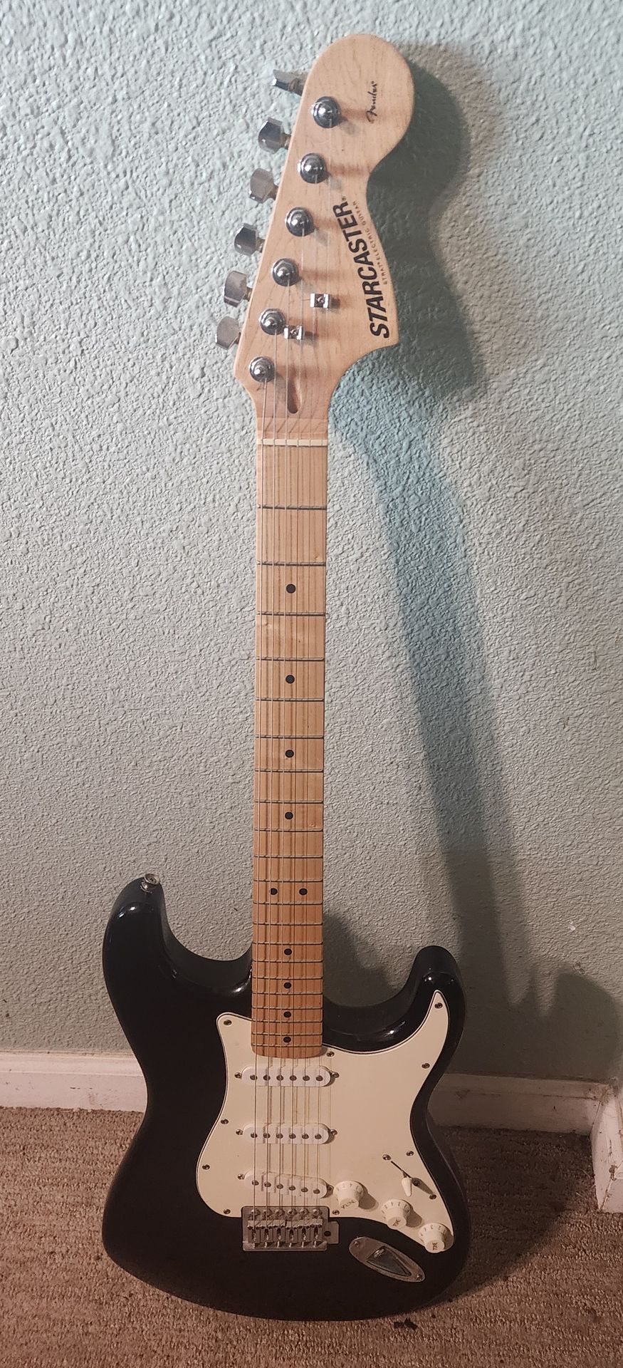 Fender Starcaster Electric Guitar for Sale in Sacramento, CA - OfferUp