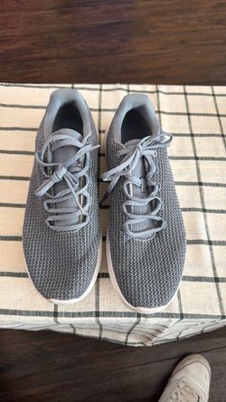 Men’s shoes size 12