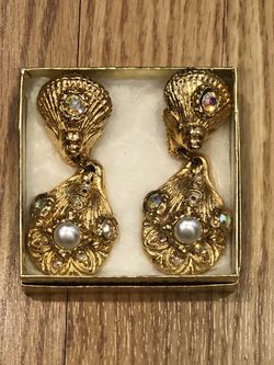 Vintage Gold Mermaid Seashell Clasp Earrings