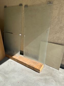 Glass shower doors