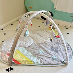 Skip Hop Tummy Time Mat