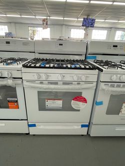 New Frigidaire 30” Gas Range