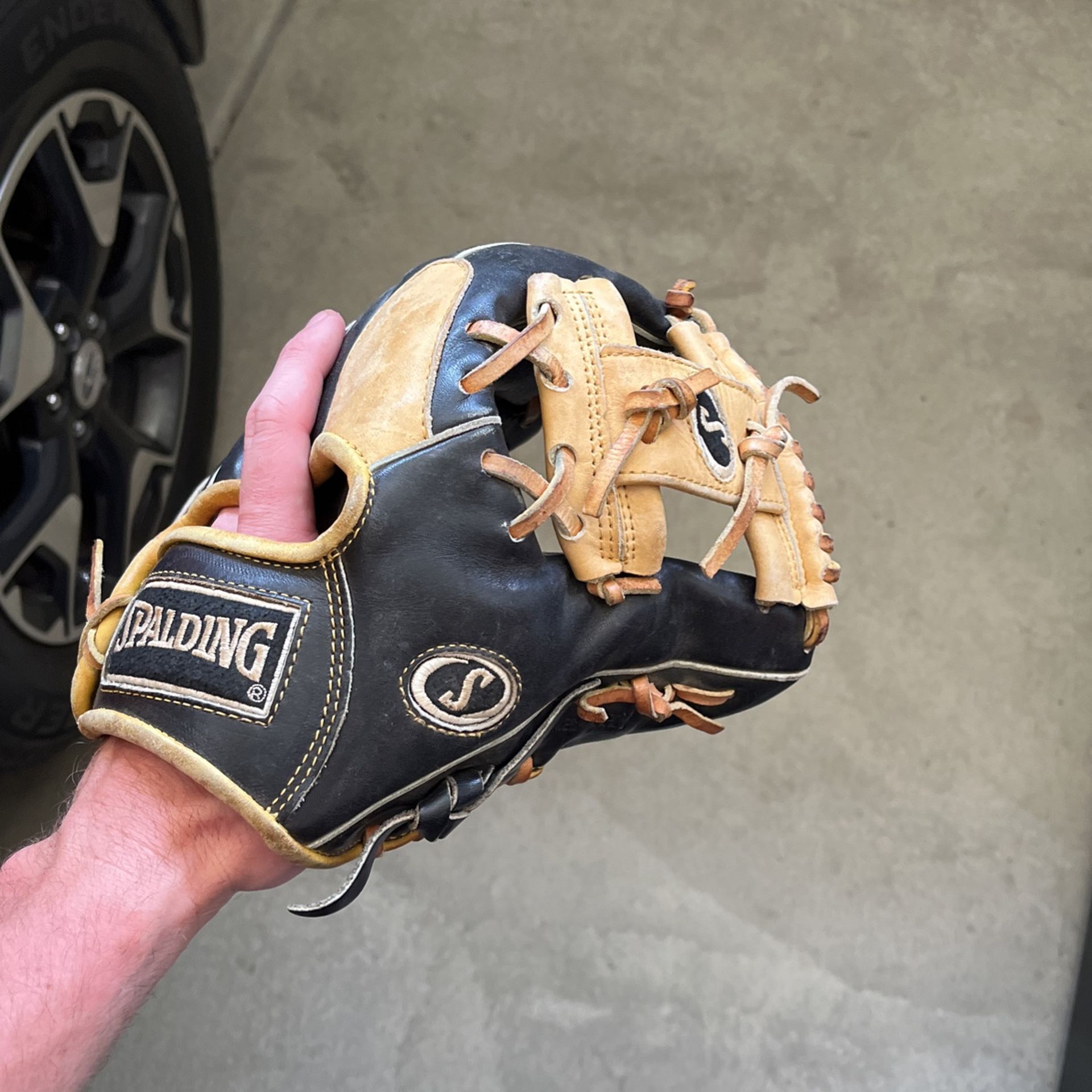 Spalding Baseball Glove