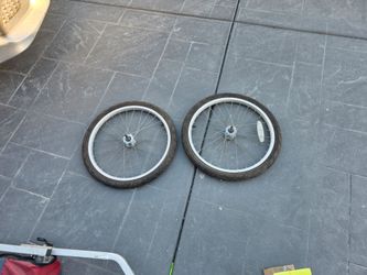 Hitch trailer for toddlers