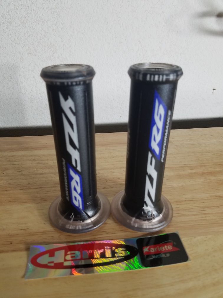 Harri's Yamaha YZF R6 motorcycle grips